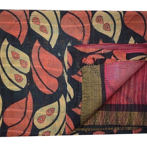 Indian vintage Kantha Quilt Handmade Kantha Blanket Reversible Kantha Throw Cotton Sari Kantha Bedspread Hand Stitched Kantha Throw