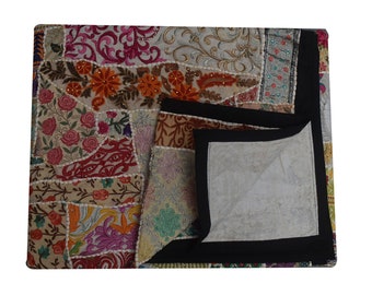 Tapisserie murale patchwork hindoue - Ressourcerie Histoires Sans Fin
