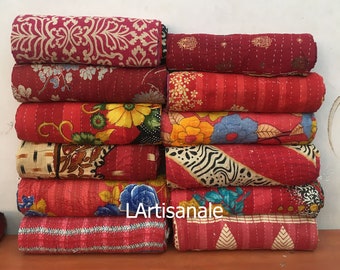 Colcha Kantha Vintage Vermelha: Manta de Sari de Algodão Reciclado Feita à Mão