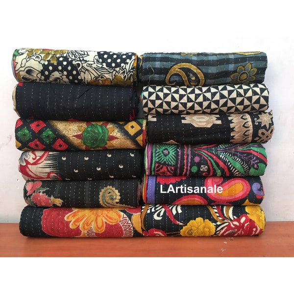 Edredón Kantha negro: manta vintage de sari, ropa de cama bohemia cosida a mano.