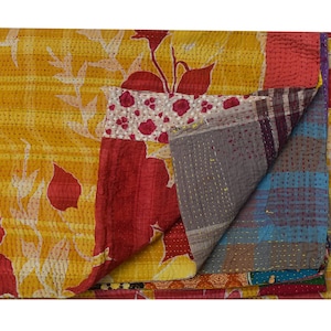 Experience the Beauty of Bohemian Style with Handmade Vintage Indian Kantha Quilt: Reversible Cotton Sari Bedspread and Hand-Stitched Throw