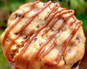 Vanilla Dulce De Leche Chocolate Cookies. Cookies Recipe. Gourmet Cookies. Homemade Cookies. Stuffed Cookies.
