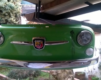 Formschönes vintage Vorderteil eines fiat 500 Abarth mit Led-Leuchten