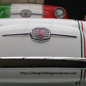 Vintage-Fiat 500 vorne mit mit LED-Lichtern und personalisiertem Schild, Schild Bild 1