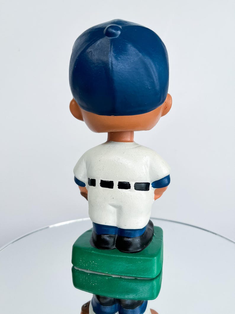 Minnesota Twins Bobblehead – MLB Baseball Collectible Figurine – Vintage Sports Fan Gift – Action Head Souvenir - Collector Memorabilia