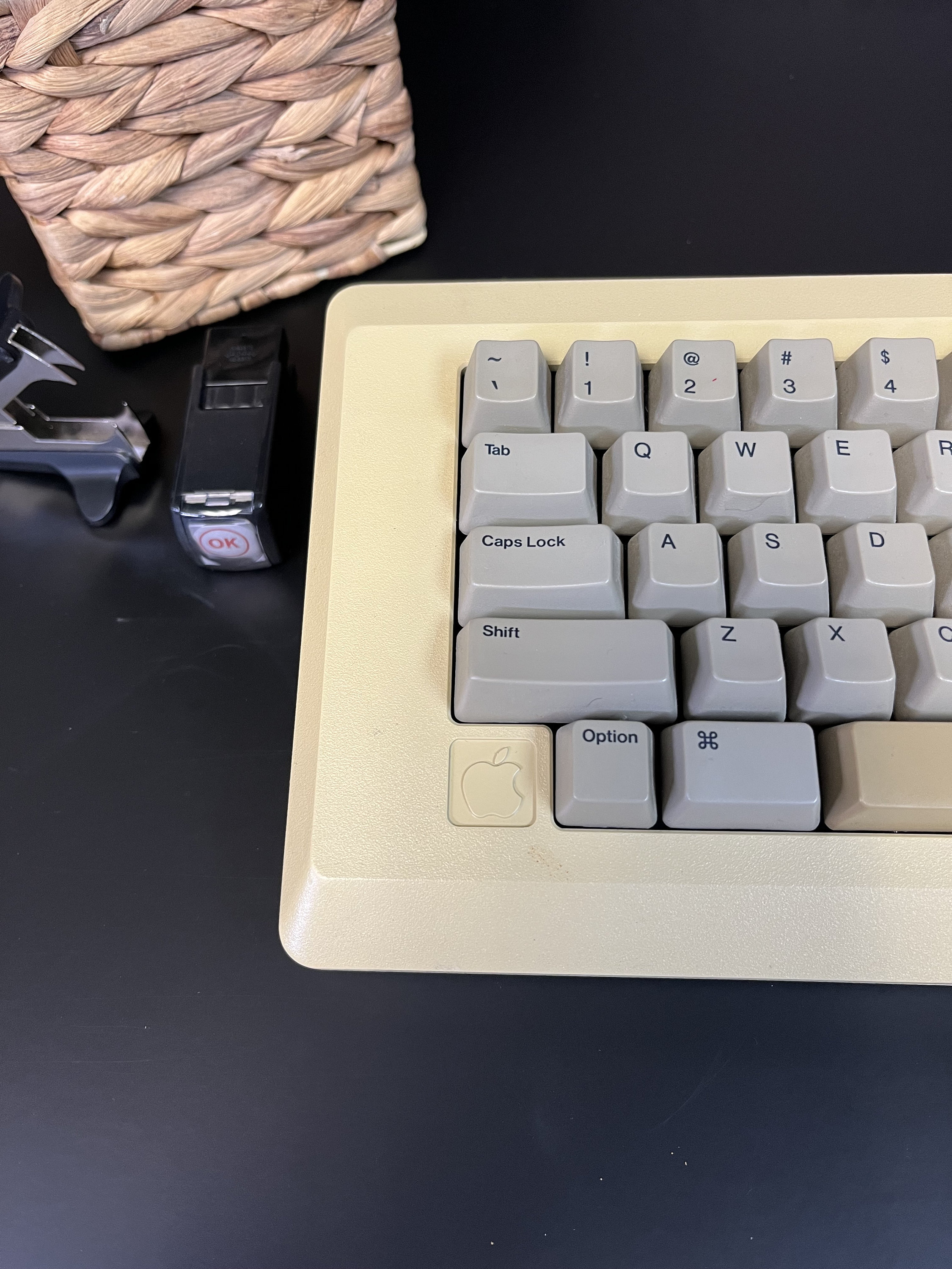 Mac Keyboard, VERY EARLY Production Vintage Macintosh Plus