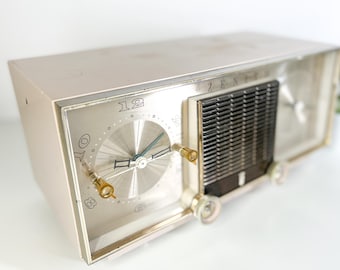MCM Radio - Zenith Tube Radio Alarm Clock Soft Pink, Gold Clock Stereo, Vintage MCM Atomic Style Old Tech **UNTESTED