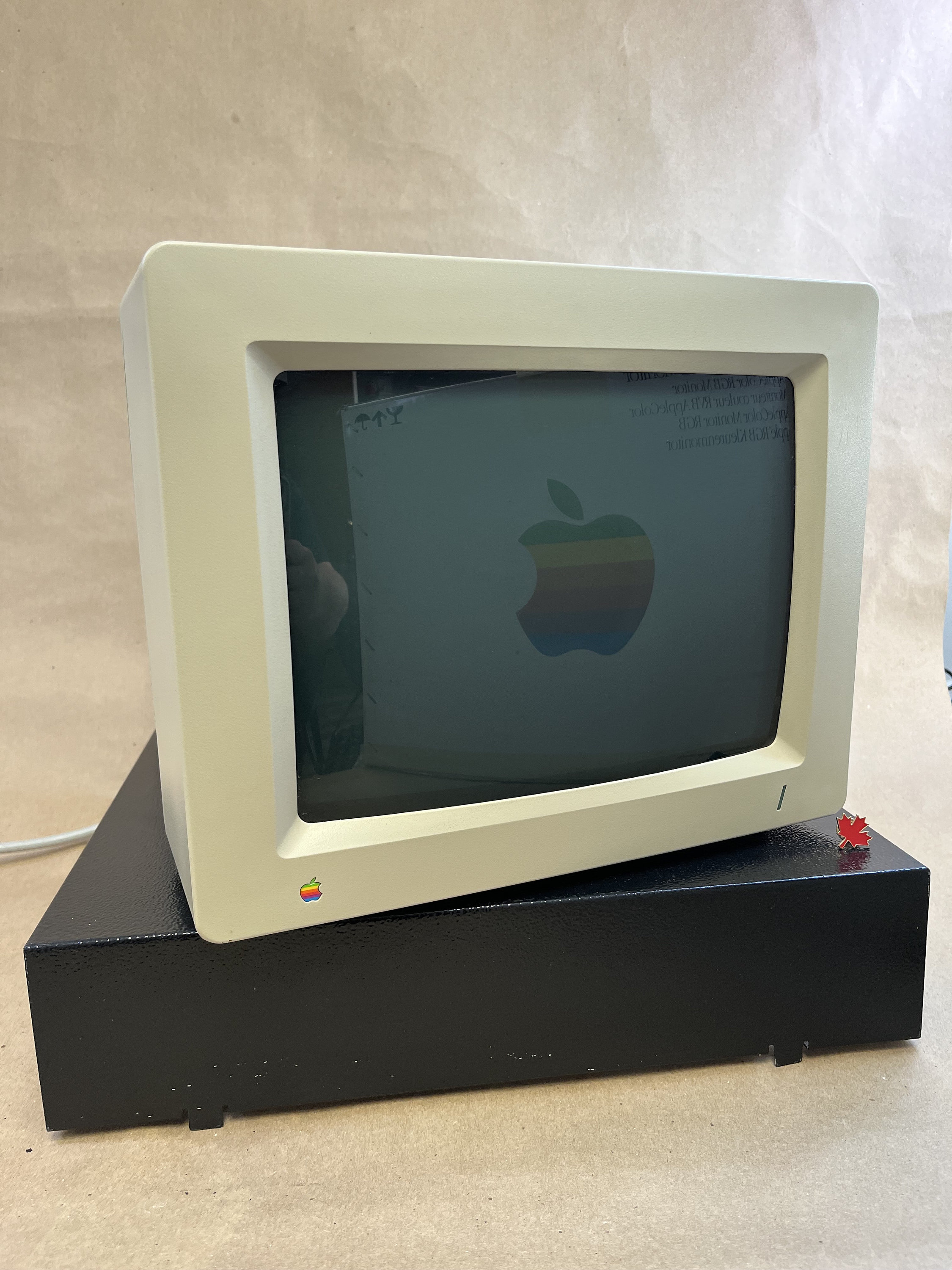 Vintage Retro 1987 Apple Computer RGB Monitor Model No A2M6014
