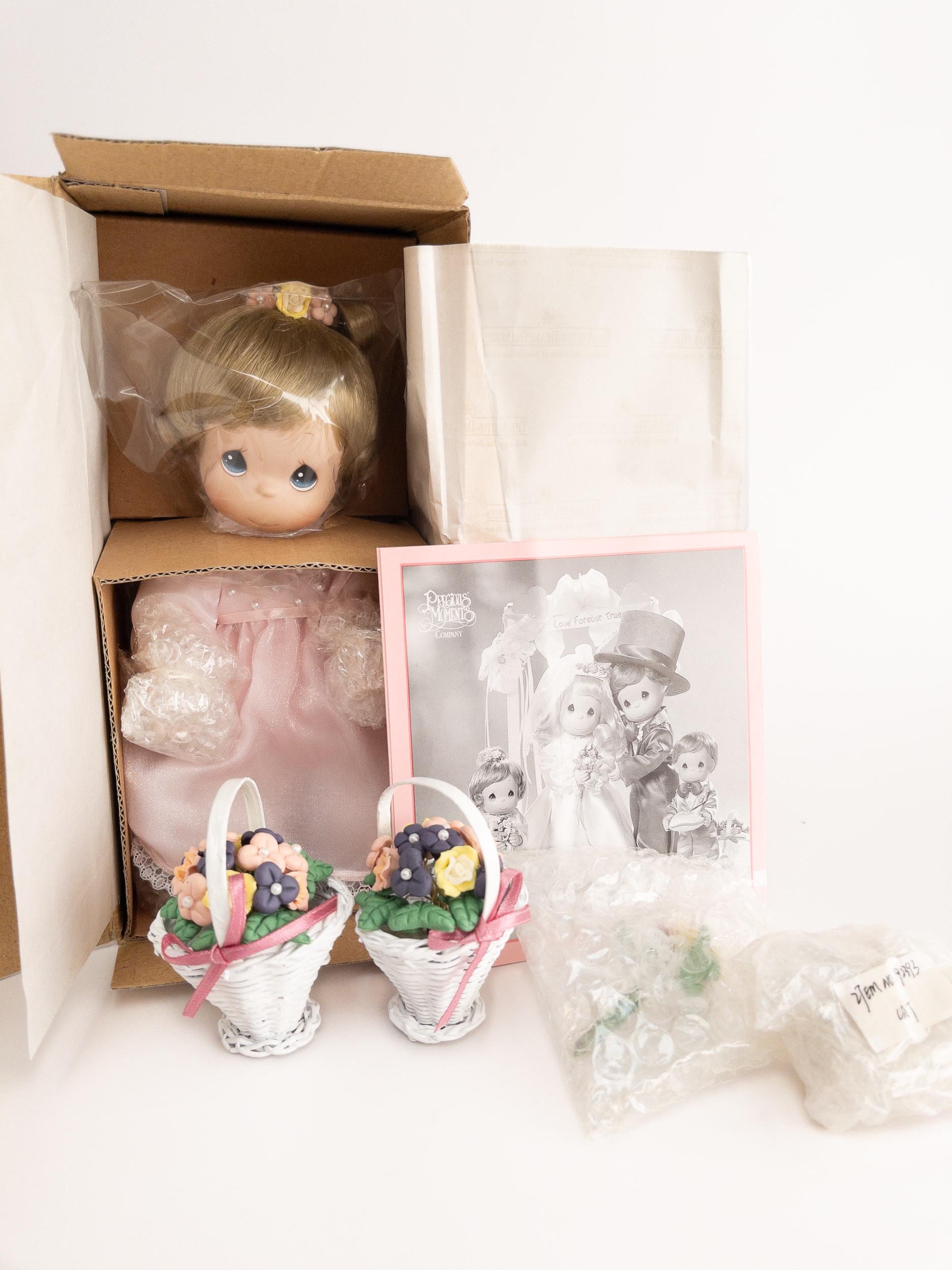 プレシャス・モーメンツ フラワーガールドール - アシュトン・ドレイク