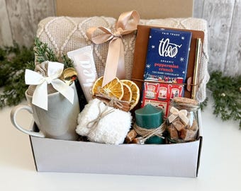Christmas Gift Box, Winter Hygge Gift Basket for Women, bf gift basket, Christmas gift basket ideas, Family gift basket for Christmas Gift