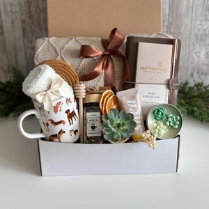 Unique gift baskets for her, Spa gift set for women, Sister birthday gift basket, Self care gift box for women, Gifts for sister in law
