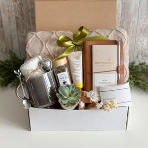 Healing Gift Box for Women, Get Well Soon Care Package with Blanket, Thoughtful Gift for Her, Thinking of You Gift Basket, Comfort Basket