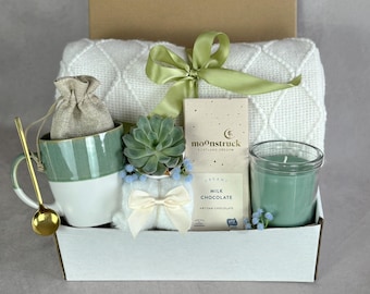 Best friend birthday gift, Mom Birthday Gift Basket for Her, Happy Birthday Box, Women Birthday Gift, Sister in law gift basket