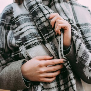 Black & White Plaid Blanket Scarf Bridesmaid Oversized Blanket Scarf Personalized Gifts Winter Scarf Bridesmaid Favors Plaid Shawl
