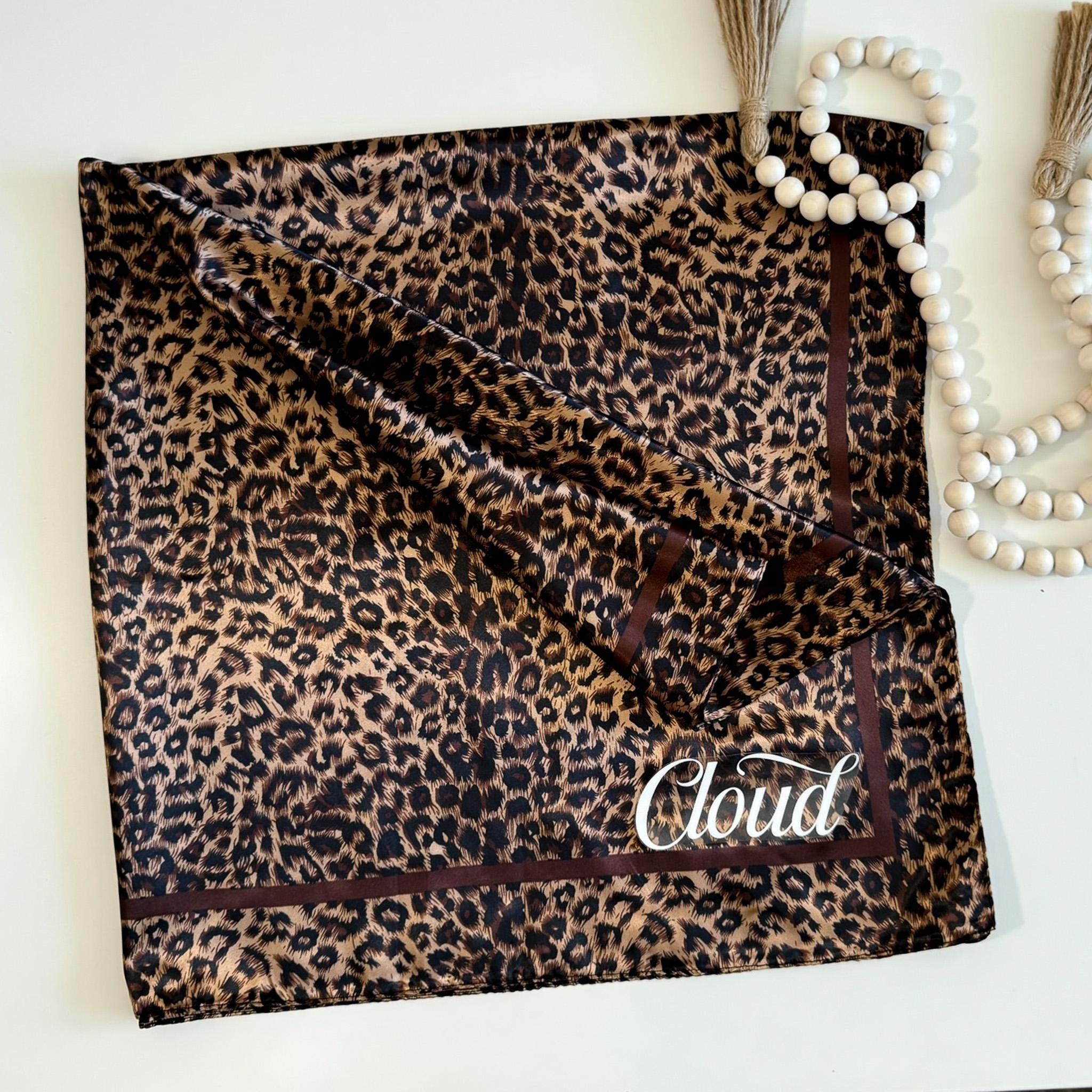 Foulard Carré Femme 70x70 Cm - Motif Pied-de-poule Noir Et Blanc, Avec Fermeture Magnétique - Coffret Cadeau Inclus