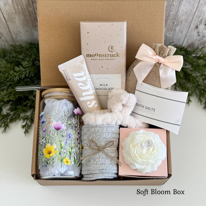 New Baby Gift Box, Congrats On Your New Baby, New Mama Gift Basket, Congratulations Pregnancy Gift Set, Postpartum care package Soft Bloom Box