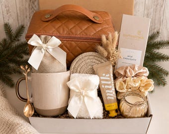 Sister birthday gift box, Birthday gift basket friend, Mom birthday gift basket, 25th birthday gift box, Best friend 60th birthday gift
