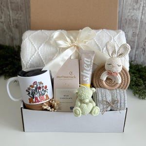 New Baby Gift Box, Congrats On Your New Baby, New Mama Gift Basket, Congratulations Pregnancy Gift Set, Postpartum care package Mom's Embrace