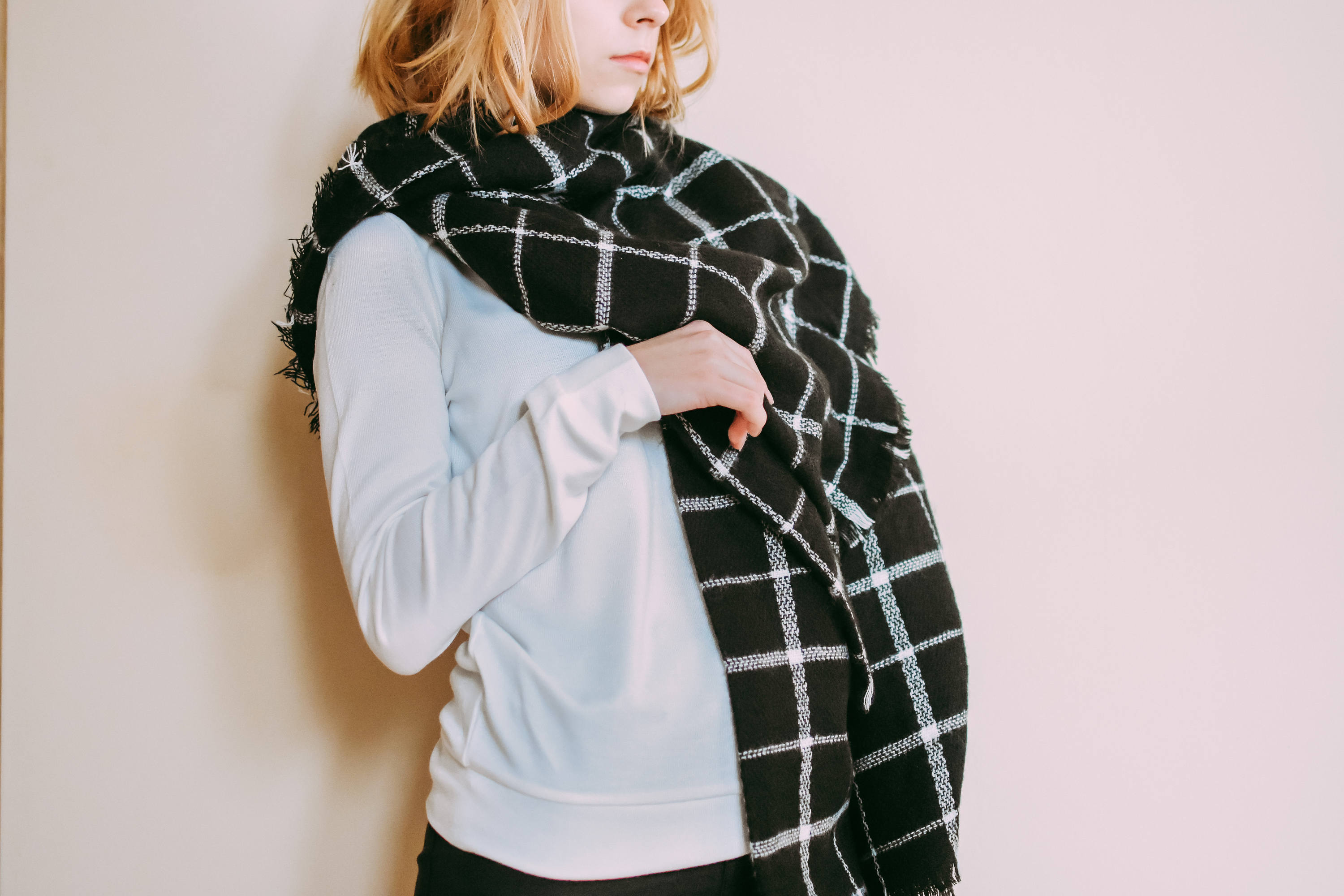 Black and white blanket scarf discount