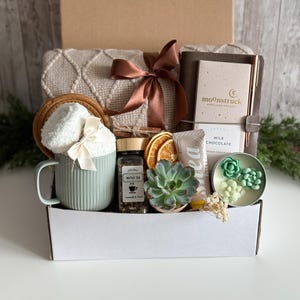 Hygge Gift Box with Blanket, Thank You Gift Basket, Thank You Gift or Friend, Care Package for Her, Gift Basket for Mentor, Coworker Gift