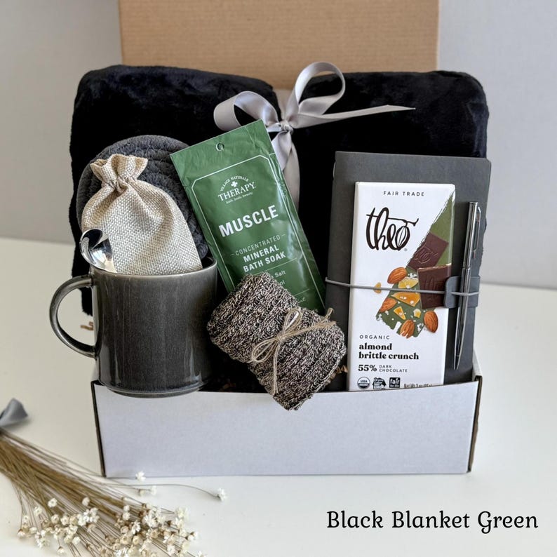 Hug care package for him, Hygge Self Care Gift Box, Christmas gift box, Gift box for Dad, Happy Birthday for Him, Fall gift box for men Black Blanket Green