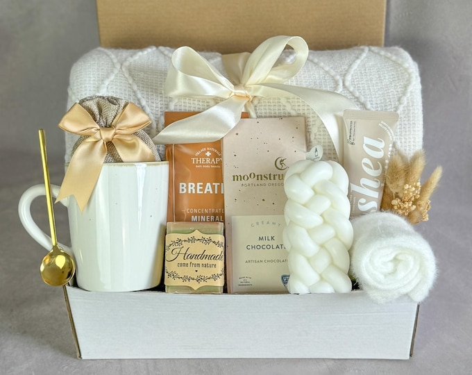 Hygge gift box thank you, Friendship Gift Box, Unique gift box for friend, Friend Hygge Box for her, Thank you gift box with blanket women