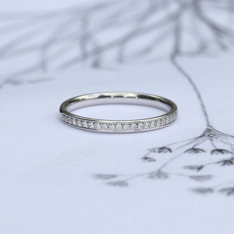 grain set diamond wedding band