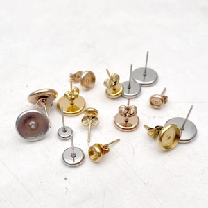 100 Stück runde 18k Gold, Rose überzogene Edelstahl-Ohrring-Posts-Bolzen-Fassung Cabochons Tacks Dicke Lünette 4/6/8/10 mm innen
