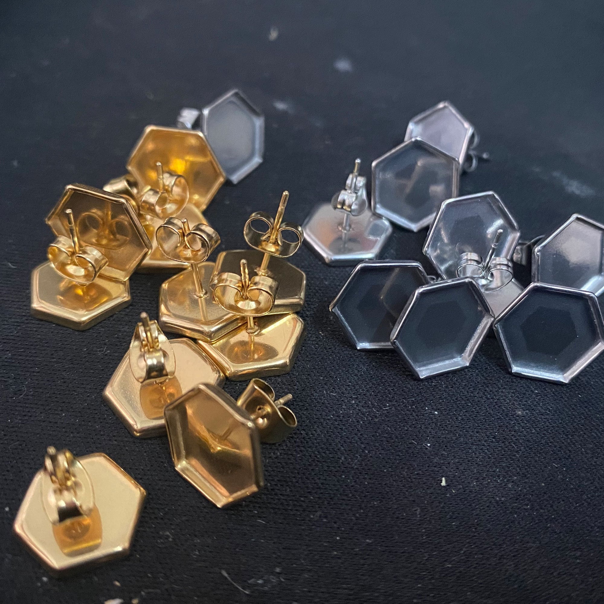 100pcs Gold plated Stainless Steel hexagon stud Earring Posts Settings Bezels Cabochons Tacks 10mm inner