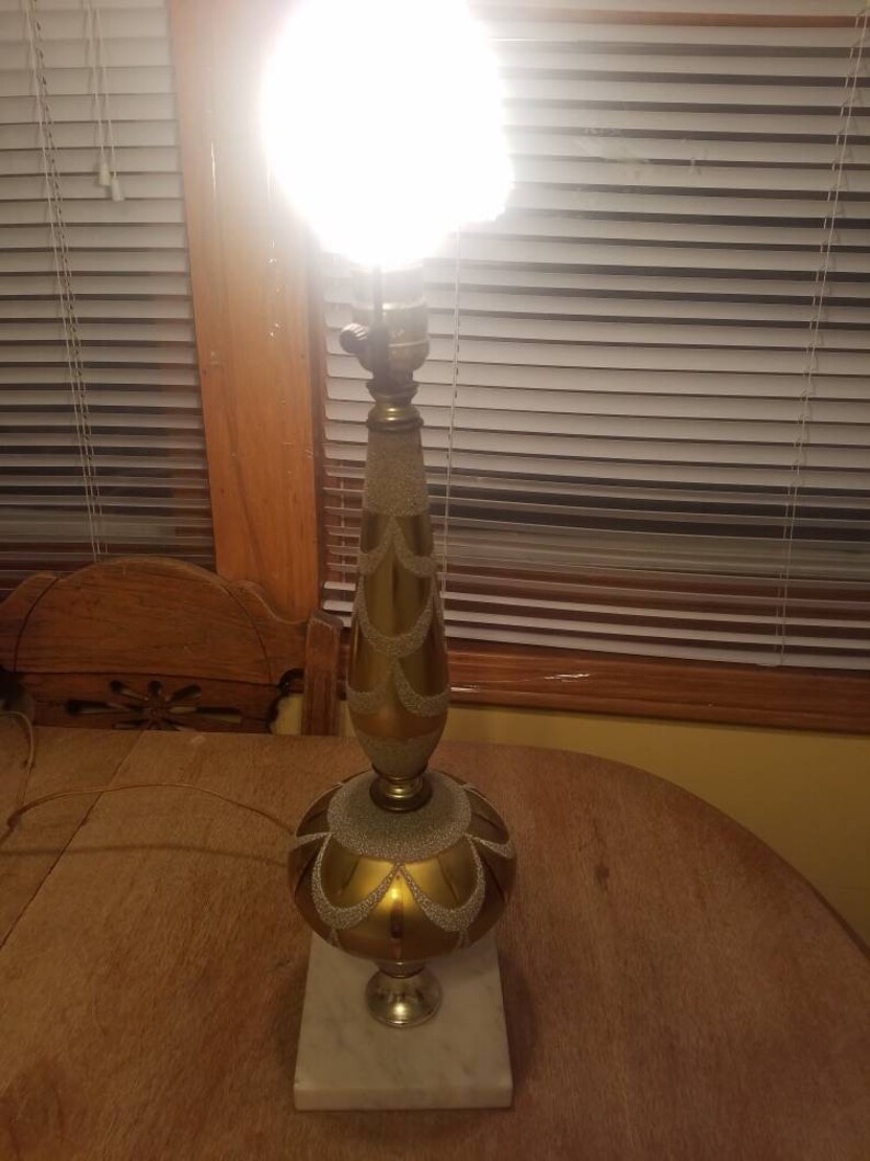 Retro gold and white mid century atomic age style lamp