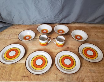 Hearthside buffet ware 654 bowl set of 10 orange and  yellow bullseye dishes