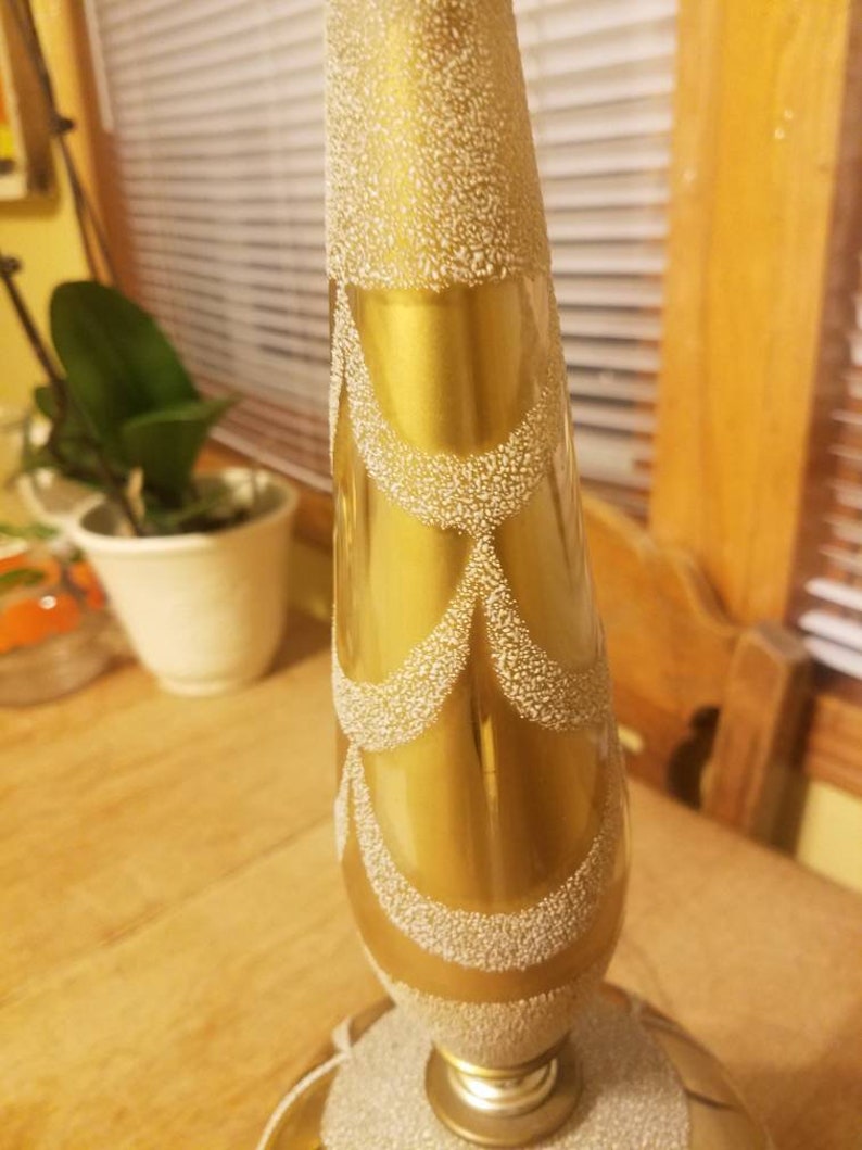 Retro gold and white mid century atomic age style lamp