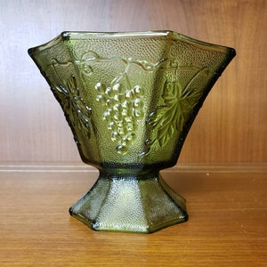Green glass compote or candy dish leaf and grapevine pedistal dish