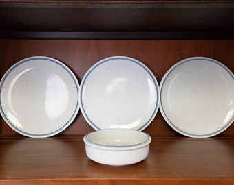 Mikasa Cordon Bleu Dinner Plate set of 3 plus 1 bowl CG500 blue trim cream speckled