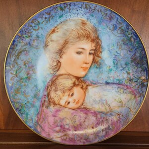 Edna Hibel Collector Plate Original Box Signature Abby and Lisa Mother ...