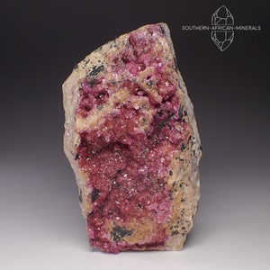 Grande calcite cobaltoane/dolomie cobaltoane sur spécimen de cristal matriciel, RDC