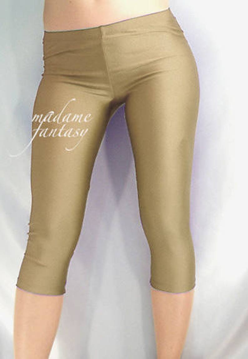 Short gold shiny spandex leggings