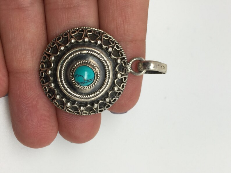 silver turquoise pendant,silver turquoise necklace,turquoise pendant,turquoise necklace,turquoise stone,turquoise jewelry,silver pendant