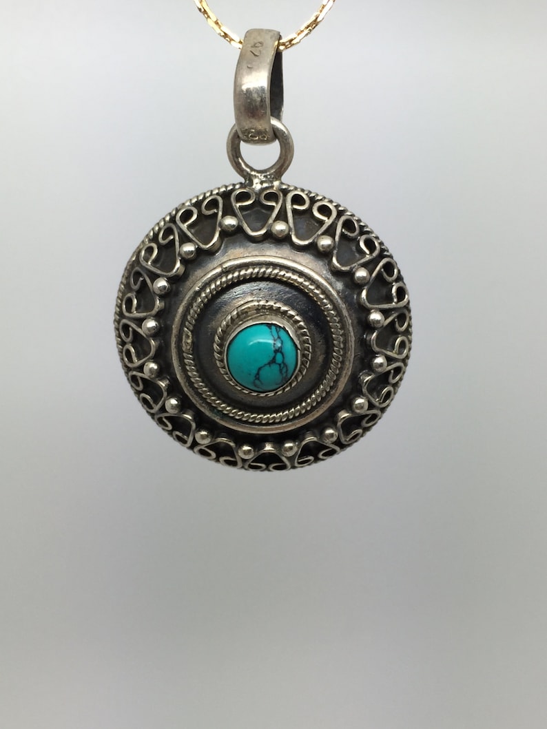 silver turquoise pendant,silver turquoise necklace,turquoise pendant,turquoise necklace,turquoise stone,turquoise jewelry,silver pendant