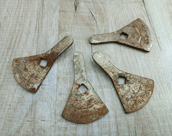 4 Vintage Rusty Faucet Handles: Salvaged Metal Steampunk Art