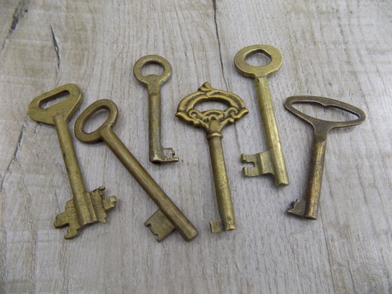 Sophisticated Solid Brass Skeleton Key, 1