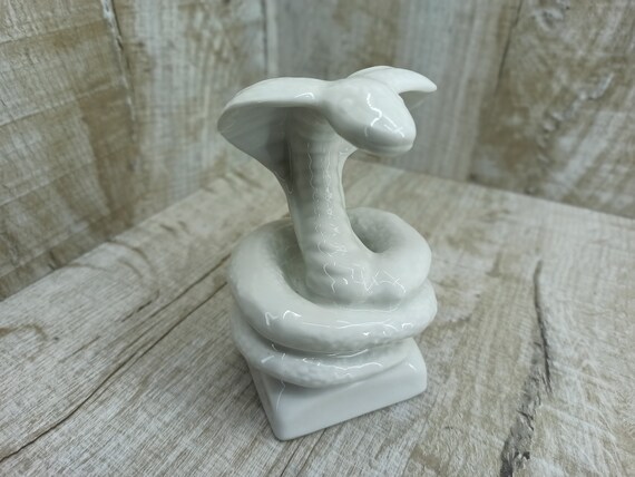 ヴィンテージ ヘレンド磁器コブラ：白釉蛇トーテム - Etsy 日本