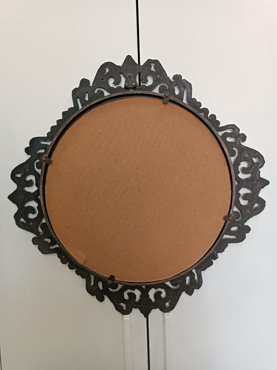 アンティークフランスブロンズ製装飾的円形写真立て 枠のみ