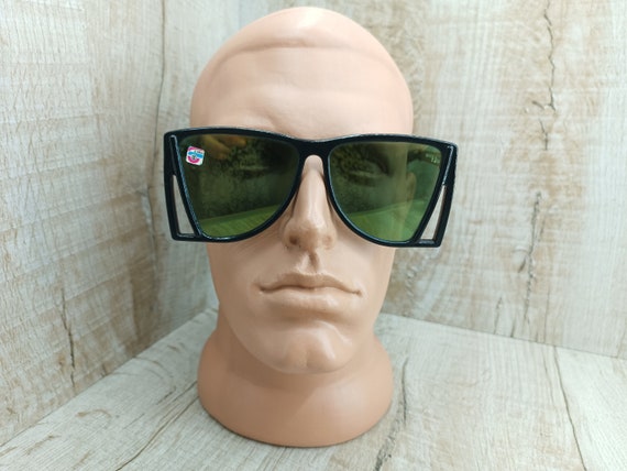Vintage sunglasses in original box Soviet glasses… - image 3