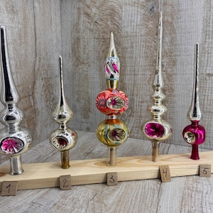 Adorno vintage de cristal para la cima del árbol de Navidad: Adorno de la URSS en rosa y plata.