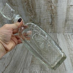 bouteille en verre vintage fiole carafe fleur de mimosa carafe médicale carafe en verre de collection vieille bouteille rustique bouchon en verre carafe rétro
