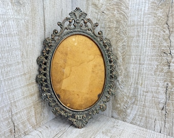 Victorian Ornate Cast Metal Oval Photo Frame: Antique Bronze Finish