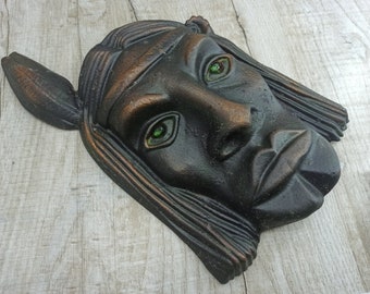 Escultura de cabeza india de madera tallada: arte popular hecho a mano