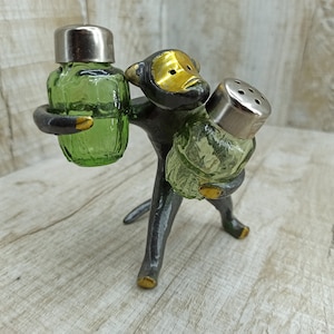 Monkey salt pepper set Animal sculpture Ring holder stand gold monkey Antique jewelry stand Bronze figure monkey Jewelry Organizer desk Gift