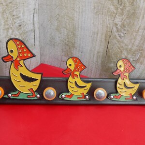 Percha vintage para niños Perchero para niños Perchero para ropa infantil con tres patos Perchero para ropa infantil con personajes de dibujos animados Perchero de la URSS Perchero para habitación infantil de la era soviética
